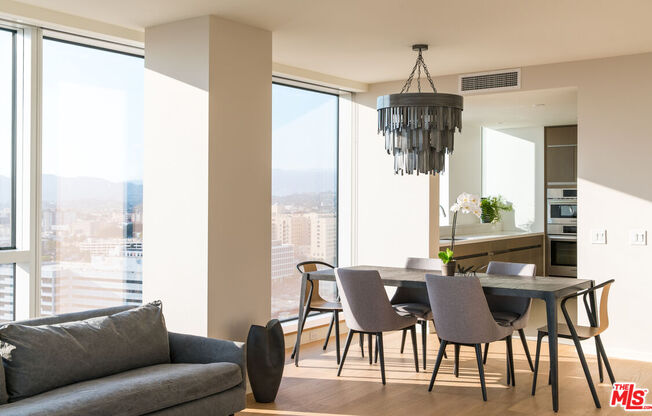 2 beds, 2.5 baths, 1,720 sqft, $6,500