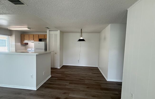 2 beds, 1.5 baths, $1,400