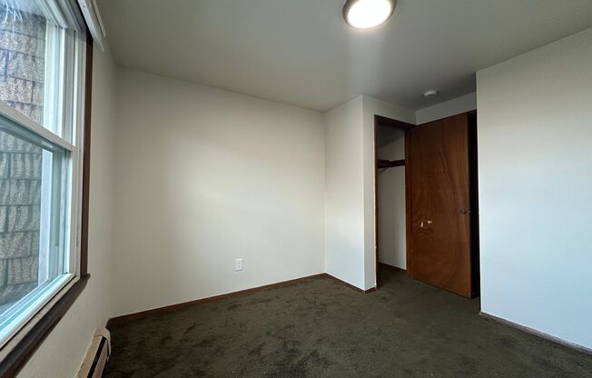 2 beds, 1 bath, 800 sqft, $895, Unit Apt. 7