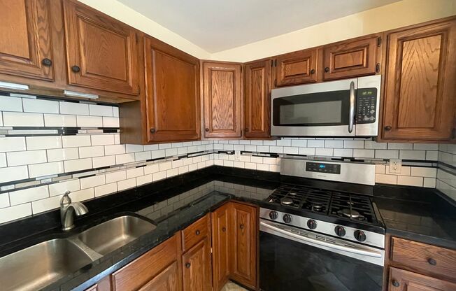 3BD Home In Highland, IN