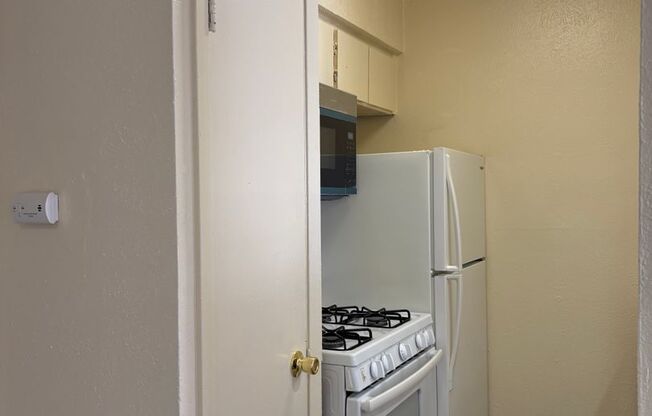 1 bed, 1 bath, 650 sqft, $950
