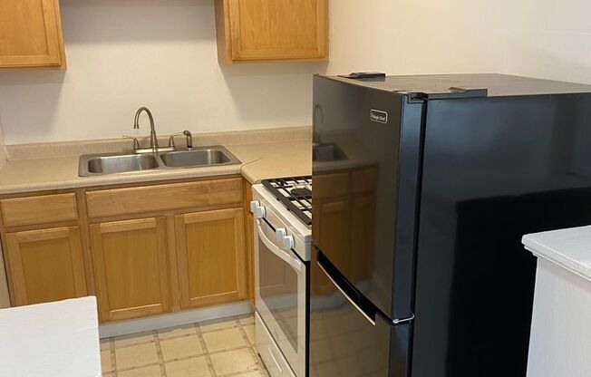 1 bed, 1 bath, $1,275