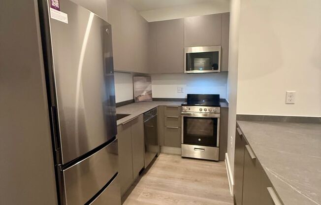 2 beds, 2 baths, 701 sqft, $2,199, Unit 002
