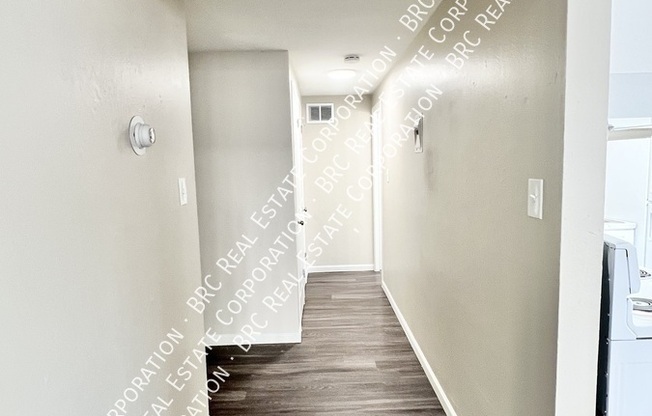 2733 W 23 AVE
