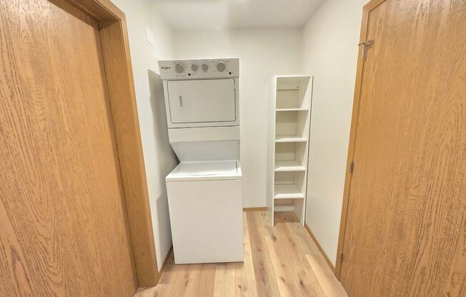 1 bed, 1 bath, 756 sqft, $1,025, Unit 3500 102