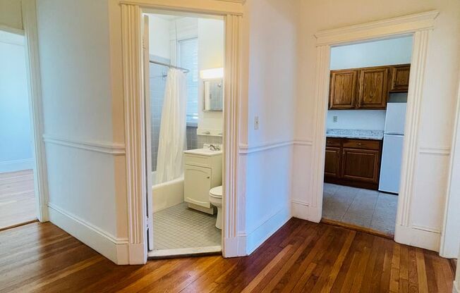 2 beds, 1 bath, 587 sqft, $2,900, Unit 14P-3