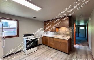 1011 S BLAINE AVE
