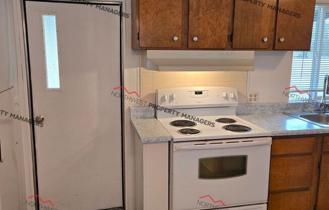 STATUS: AVAILABLE | R255G | $1850