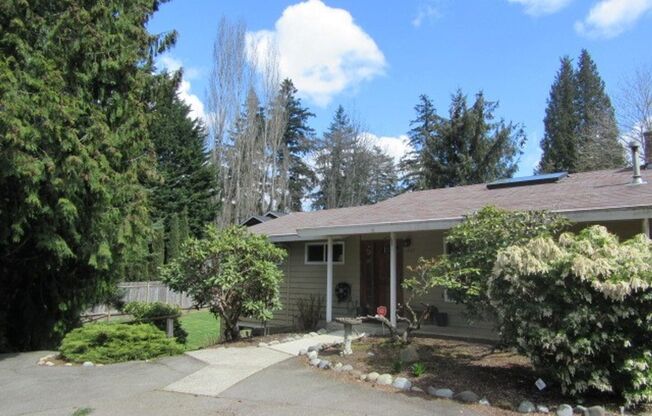 2Bd/.75Ba Kirkland Condo