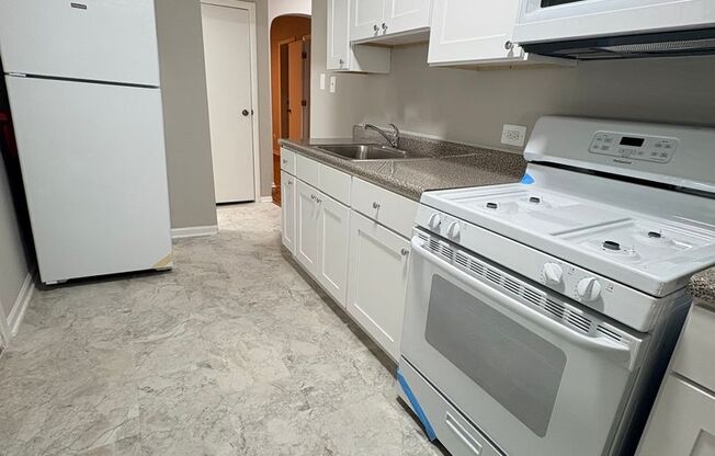 2 beds, 1 bath, 672 sqft, $1,150, Unit CA 139-1W