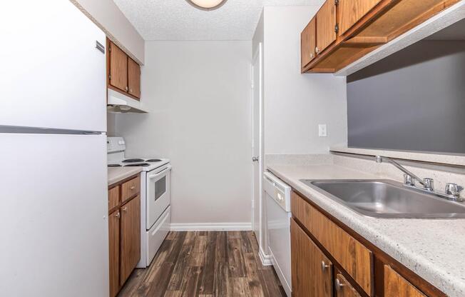 2 beds, 1 bath, 850 sqft, $818