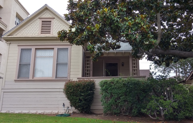 3665-3669 1st Ave.