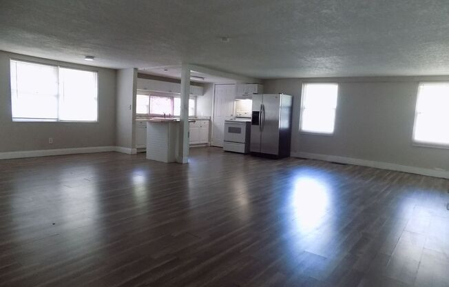 2 beds, 1 bath, $1,575