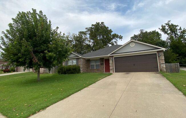 4 Bedroom Springdale Home near the Razorback Greenway!