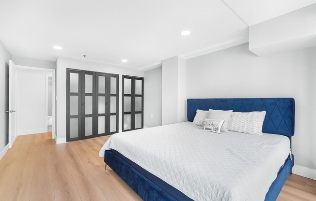 2 beds, 1.5 baths, 1,028 sqft, $4,800, Unit 206