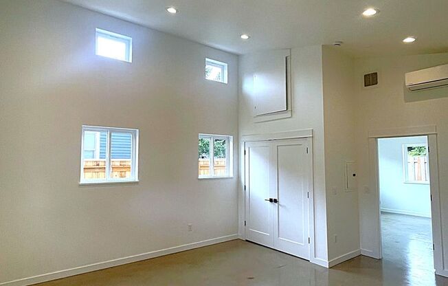 Brand New - 2 bedroom, AC, Full Kitchen, Laundry Hookup