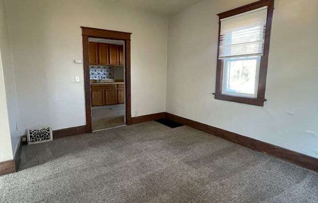 3 beds, 1 bath, $1,200