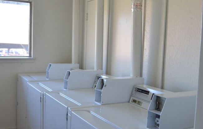 3 beds, 2 baths, 1,400 sqft, $1,349, Unit 12-001