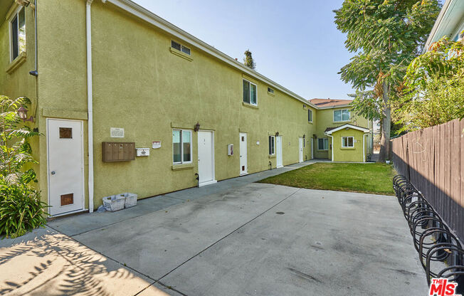 1189 W 36 ST