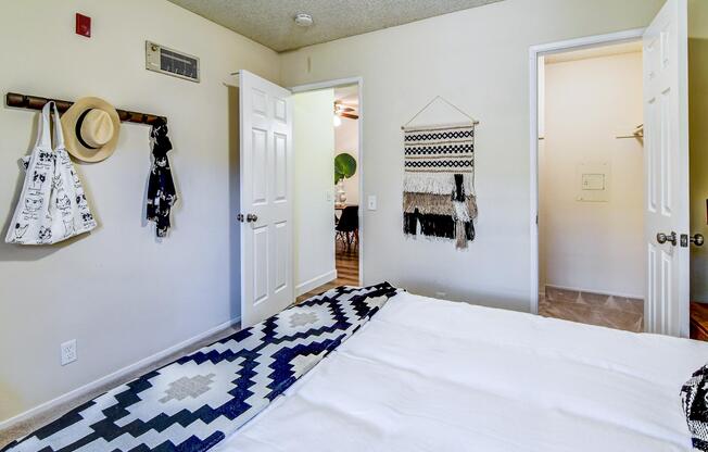 1 bed, 1 bath, 650 sqft, $2,698