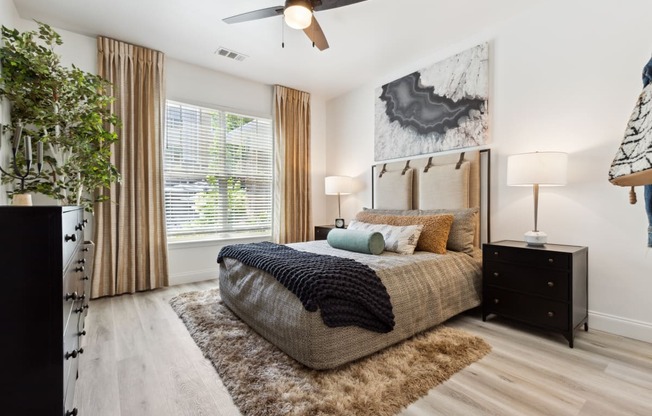 the heights on capitol hill apartments bedroom with ceiling fan