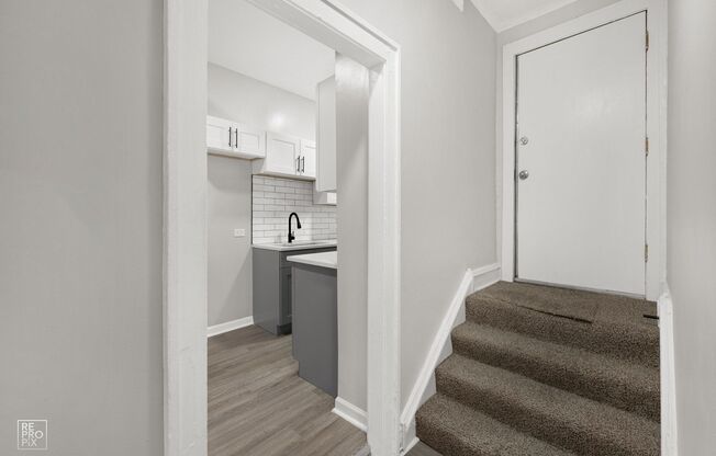 5948 W Superior