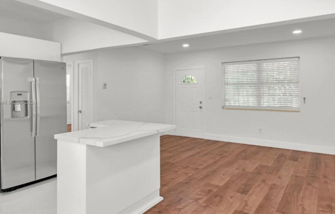 Duplex NE 1st Ave