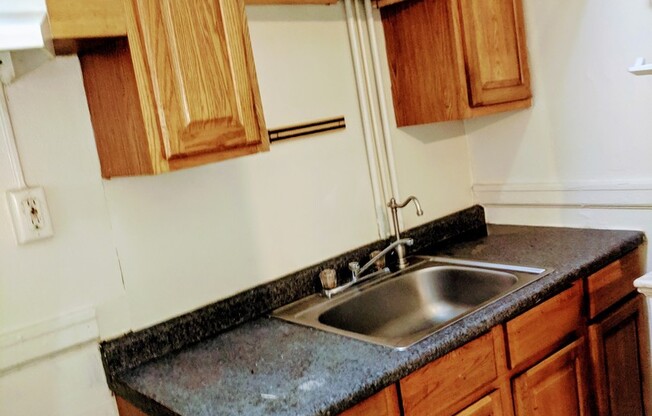 1 bed, 1 bath, $1,195, Unit Apt. 06