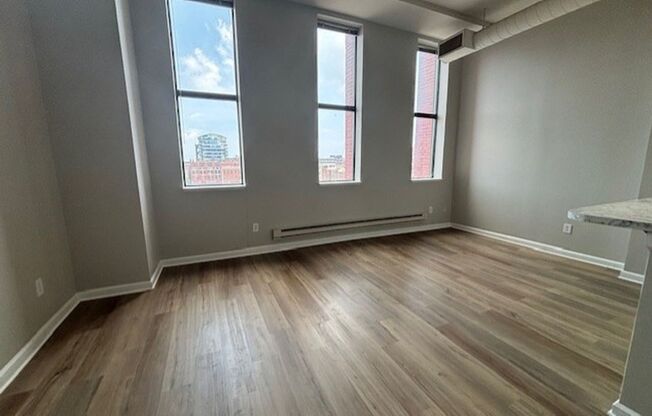 2 beds, 2 baths, 937 sqft, $1,479, Unit 512