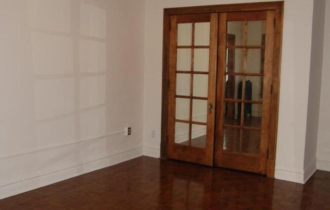 553 W. Oakdale