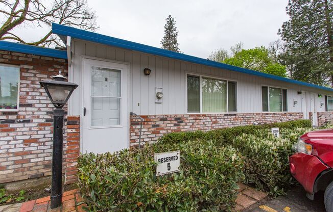 Amber Lantern Apartments