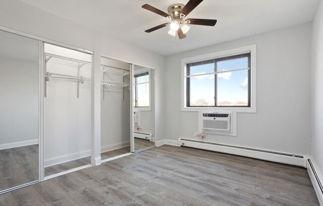 2 beds, 1 bath, $1,975, Unit 543