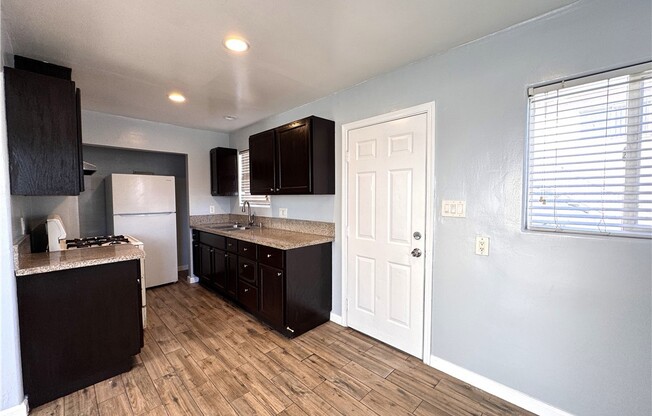 1314 W 106 ST