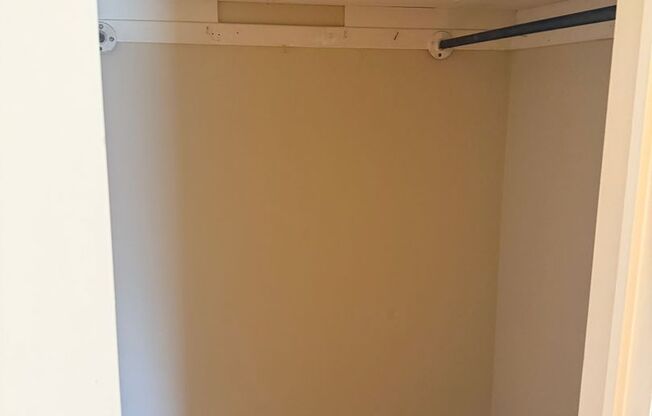 2 beds, 1 bath, 753 sqft, $1,409, Unit 208