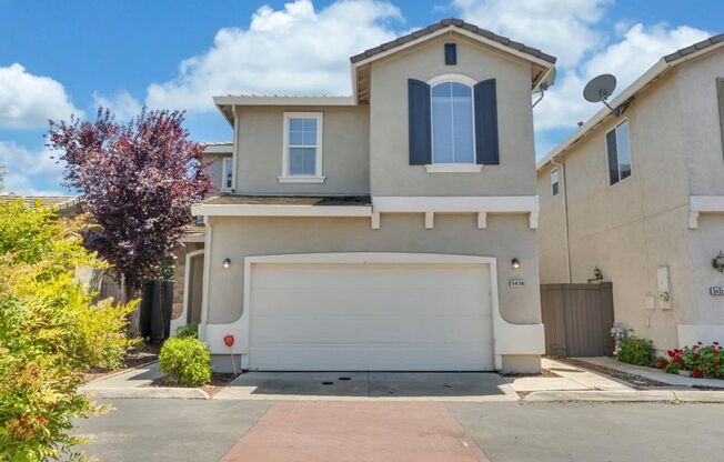 Beautiful 3 bed 2.5 bath in Natomas!