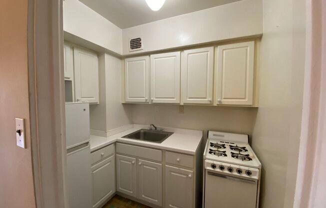 1 bed, 1 bath, $1,095, Unit 503