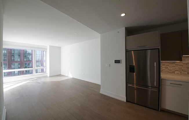 1 bed, 1 bath, $5,450, Unit 33F