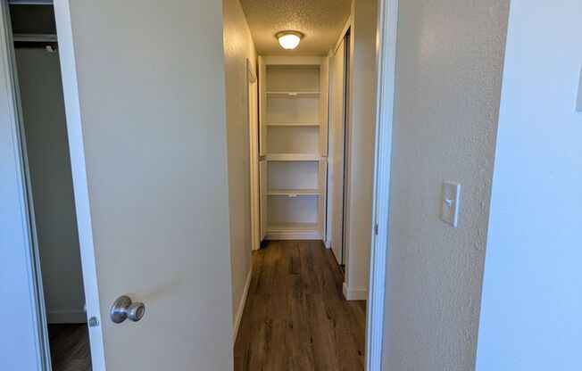 1 bed, 1 bath, 700 sqft, $1,125, Unit #30