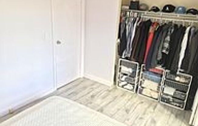 Beautiful, Bright and Spacious Condo near Downtown!