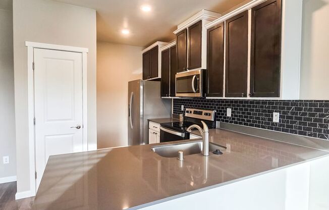 Newly Built Townhome 3bd 2.5ba