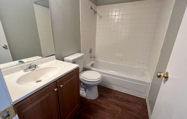 Renovated 2bedroom downstairs unit ready for immediate move-in.