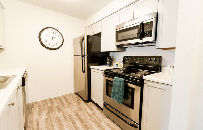 Tacoma Apartments - Aero Apartments - Kitchen and Living Room