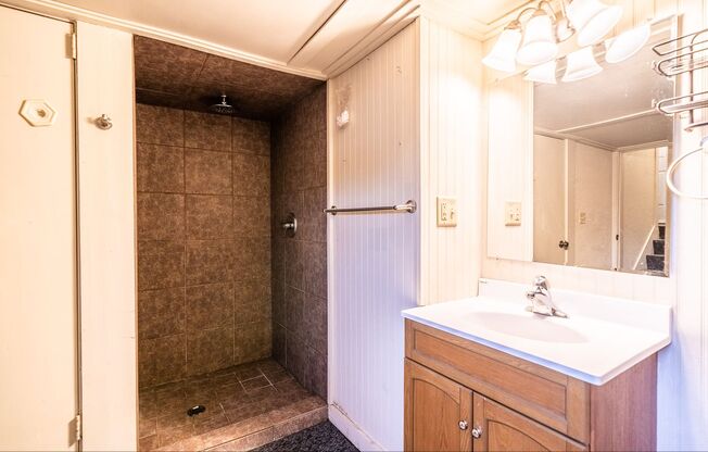 2 beds, 1.5 baths, 1,050 sqft, $1,399, Unit 1226