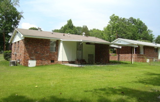 3 beds, 2 baths, $1,350