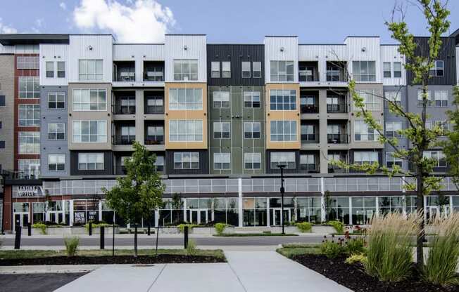 Exterior Vista at the Heights Apartments Near Eastwood Towne Center