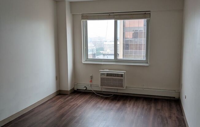 1 bed, 1 bath, 570 sqft, $2,825, Unit 1504