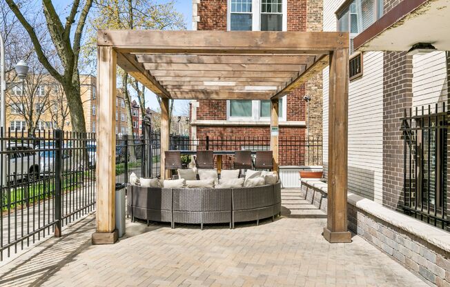 Studio, 1 bath, 387 sqft, $1,395, Unit 409
