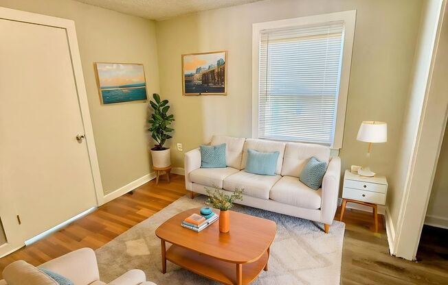 2 beds, 1 bath, $1,050, Unit Unit 1