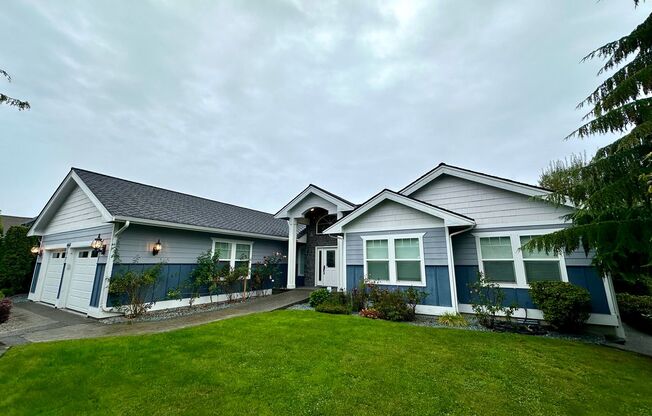 3 Bedroom Home in the Loomis Trail Association!