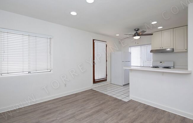 929-949 Turquoise Street